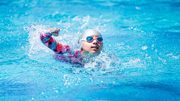 Lunettes piscine enfant : confort et protection dans l'eau !